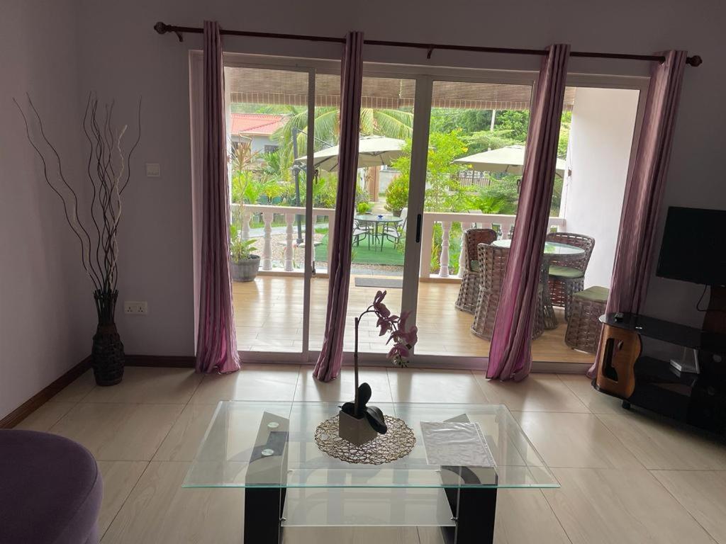 Mokara Holiday Apartment Anse Royale Bagian luar foto