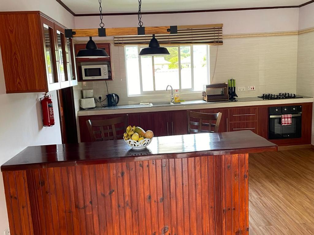 Mokara Holiday Apartment Anse Royale Bagian luar foto