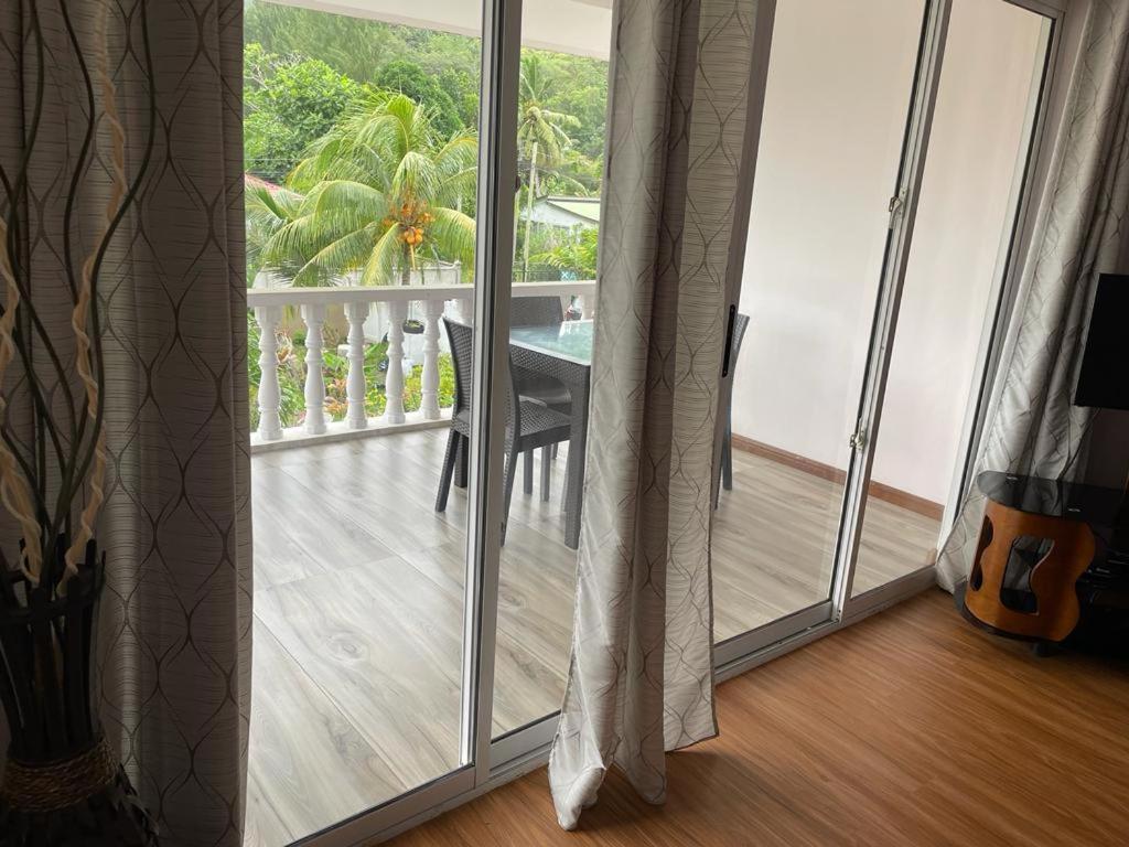 Mokara Holiday Apartment Anse Royale Bagian luar foto