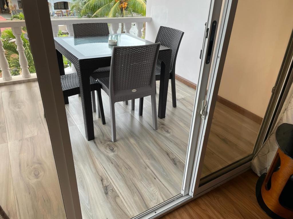 Mokara Holiday Apartment Anse Royale Bagian luar foto