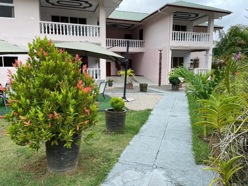 Mokara Holiday Apartment Anse Royale Bagian luar foto