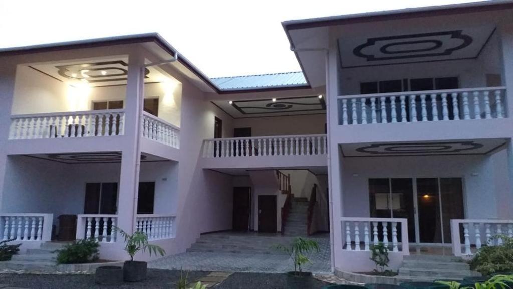 Mokara Holiday Apartment Anse Royale Bagian luar foto