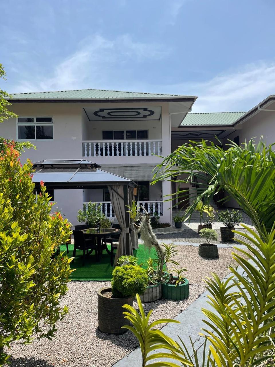 Mokara Holiday Apartment Anse Royale Bagian luar foto